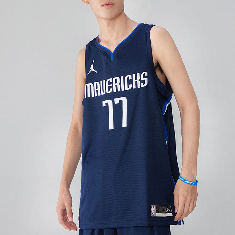 Nike NBA Dallas Mavericks Luka Doncic SW Fan Edition Jersey | Navy Blue #77 | 2020/21 | CV9474-421