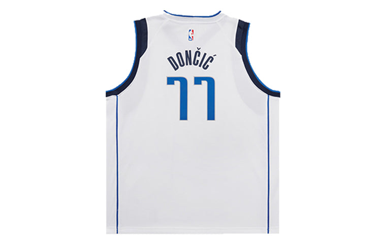 Nike NBA Dallas Mavericks Luka Doncic Youth Jersey | White #77 | 3Z2B7BZ1P-MAVDL